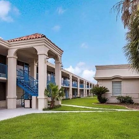 Travelodge By Wyndham Baton Rouge East Εξωτερικό φωτογραφία